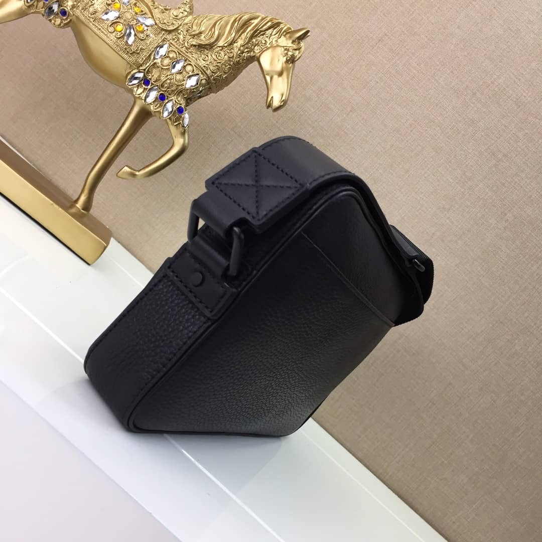 Louis Vuitton Alpha Taurillon Leather Messenger Bag Replica M52767