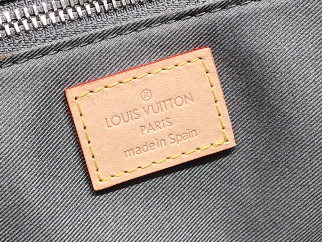 Louis Vuitton Monogram Mirror Coated Sac Plat Bag Replica M46121