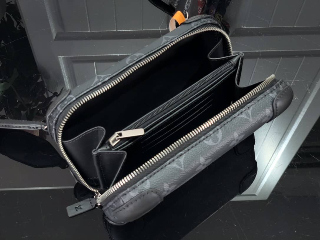 Louis Vuitton Horizon Clutch Monogram Eclipse Canvas Replica M45579