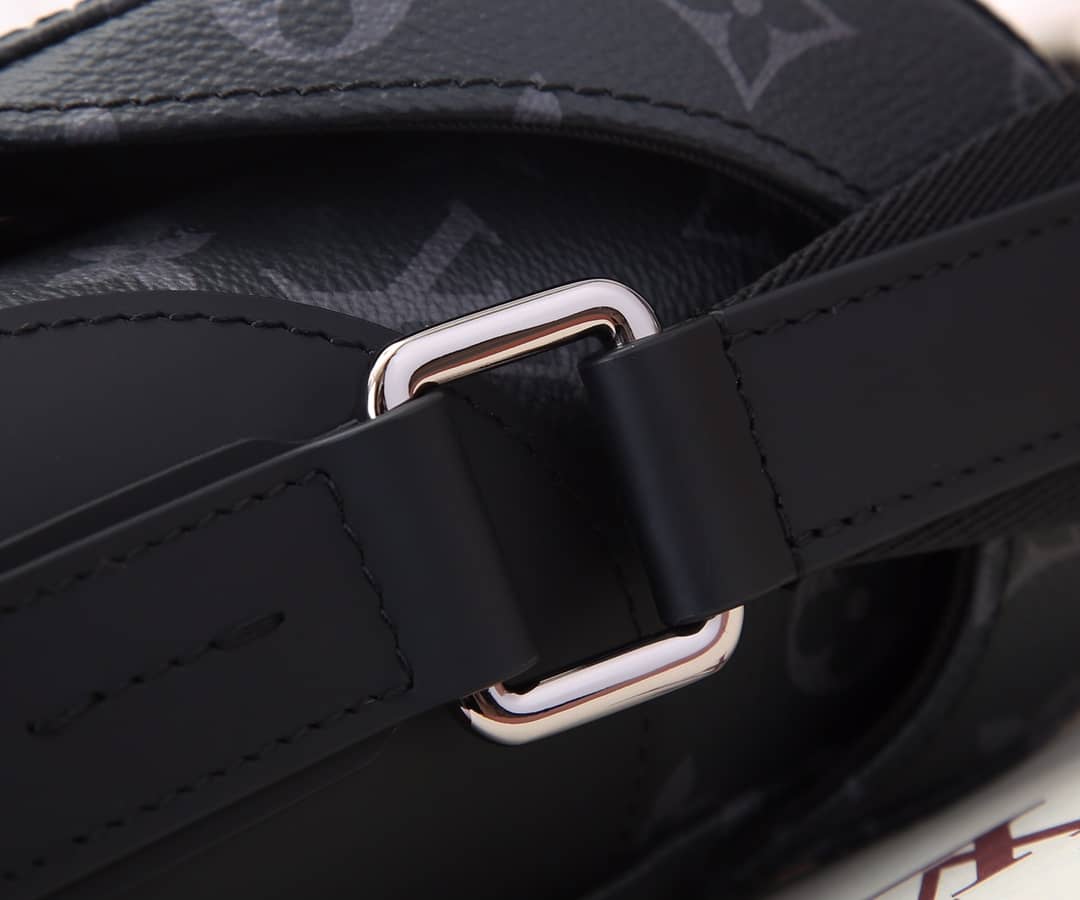 Louis Vuitton Monogramu Messenger PM Voyage Shoulder Bag Replica M40511