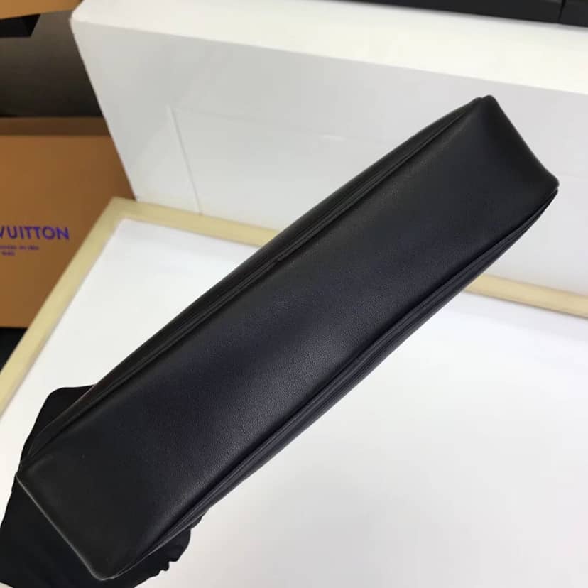 Louis Vuitton Kasai Clutch Epi Leather Replica Black M51726