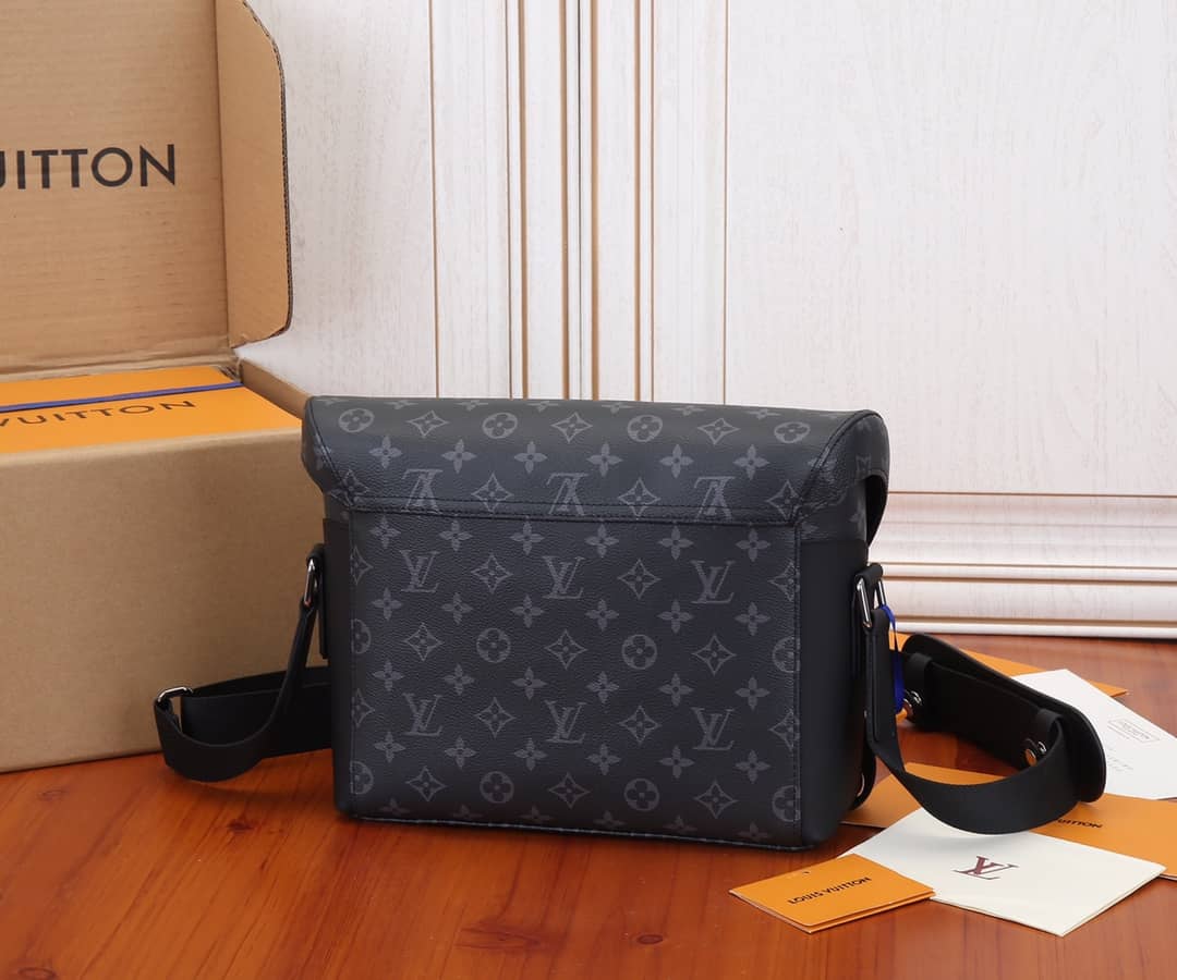 Louis Vuitton Monogramu Messenger PM Voyage Shoulder Bag Replica M40511