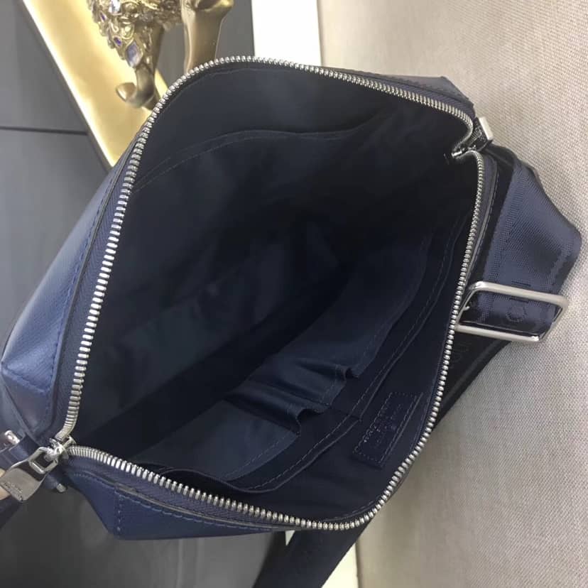 Louis Vuitton Taiga Grigori MM Messenger Bag Replica Blue M30206