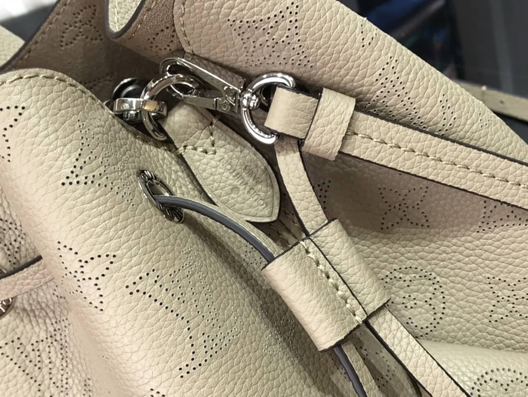 Louis Vuitton Bella Mahina Magnolia Leather Replica Bag M57068