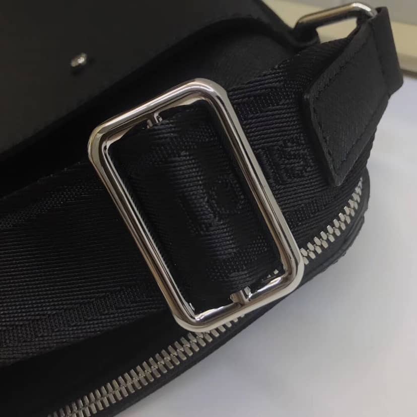 Louis Vuitton Taiga Grigori MM Messenger Bag Replica Black M30206