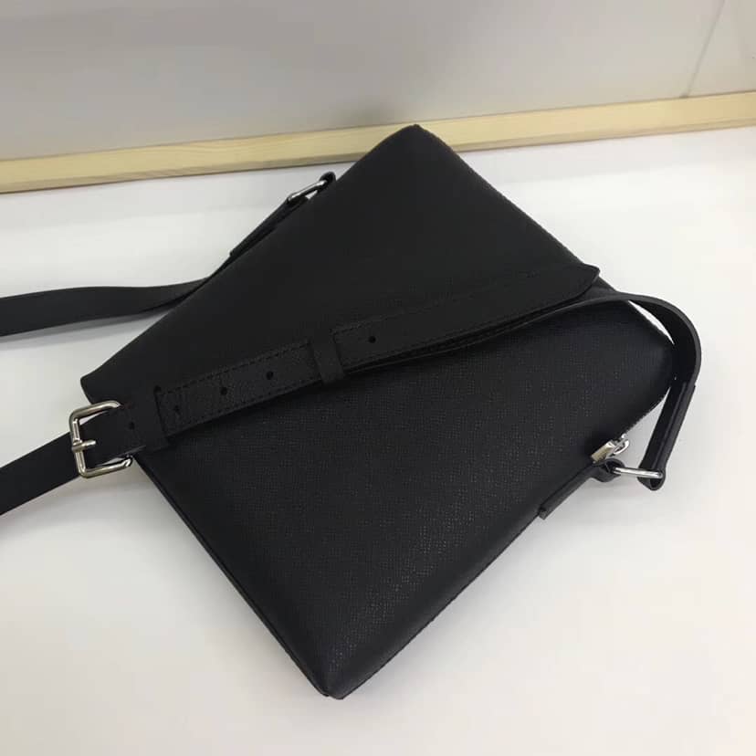 Louis Vuitton Taiga Pochette Grigori Mens Shoulder Bag Replica Black M30505