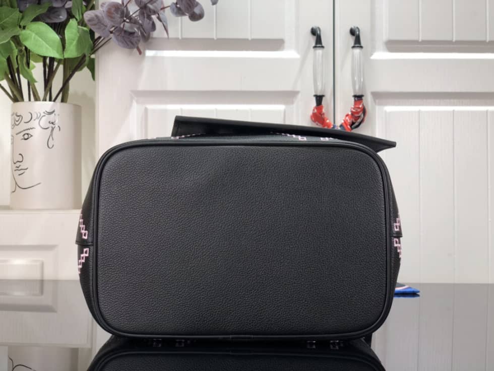 Louis Vuitton NeoNoe MM Black M46023 Replica Bucket Bag