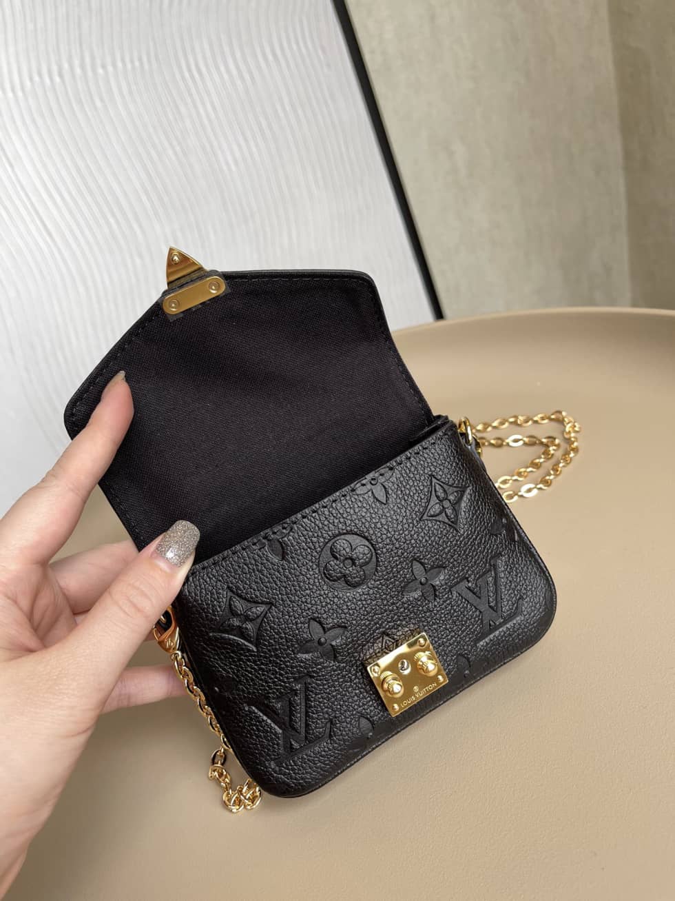 Louis Vuitton Micro Métis Monogram Empreinte Leather 2WAY Chain M81389 Replica Crossbody Bag