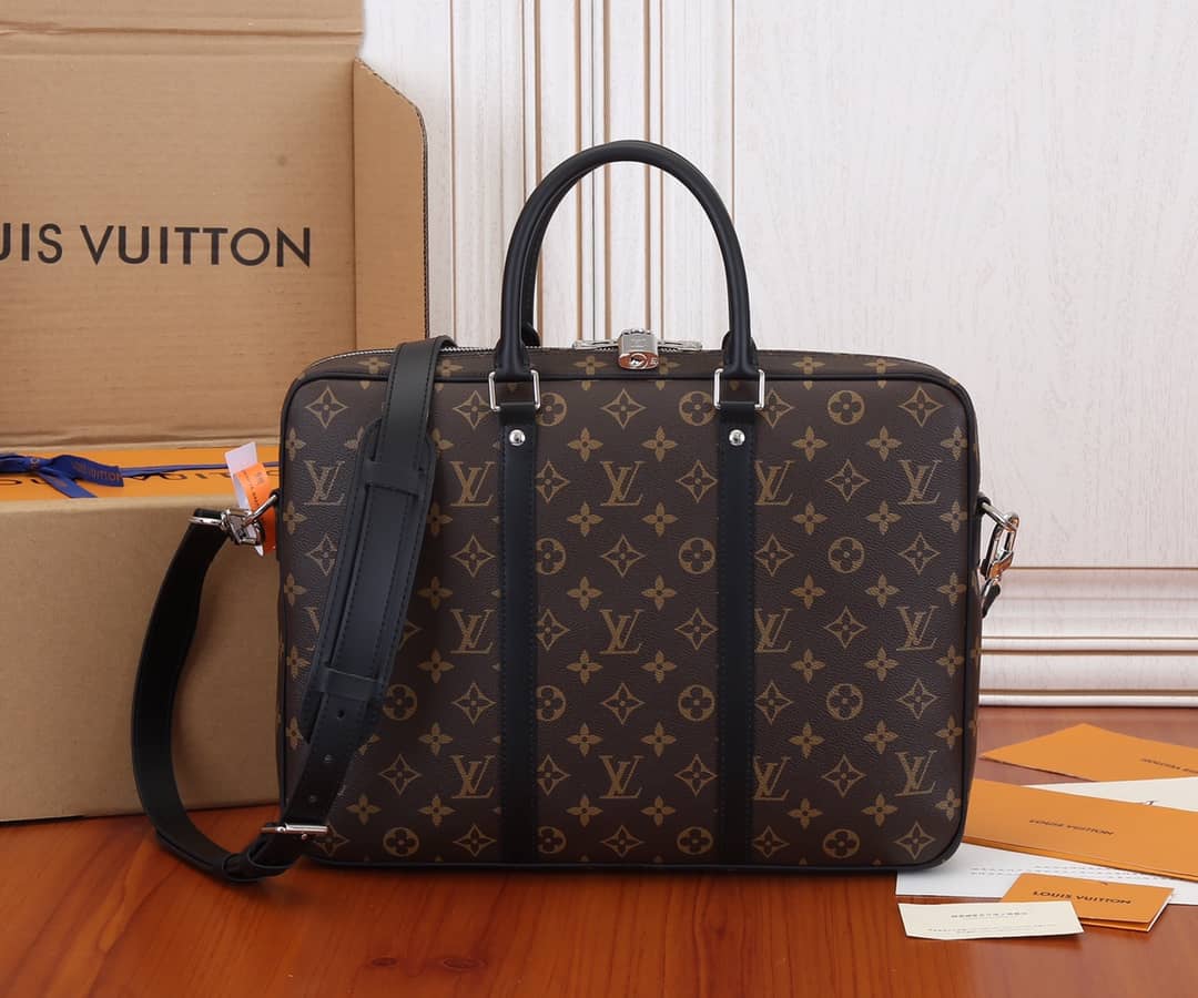 Louis Vuitton Porte Documents Voyage PM Replica M52005