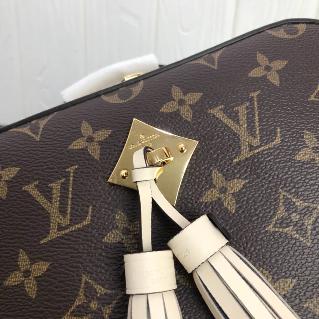 Louis Vuitton Canvas Saintonge Replica Camera Bag White M43555