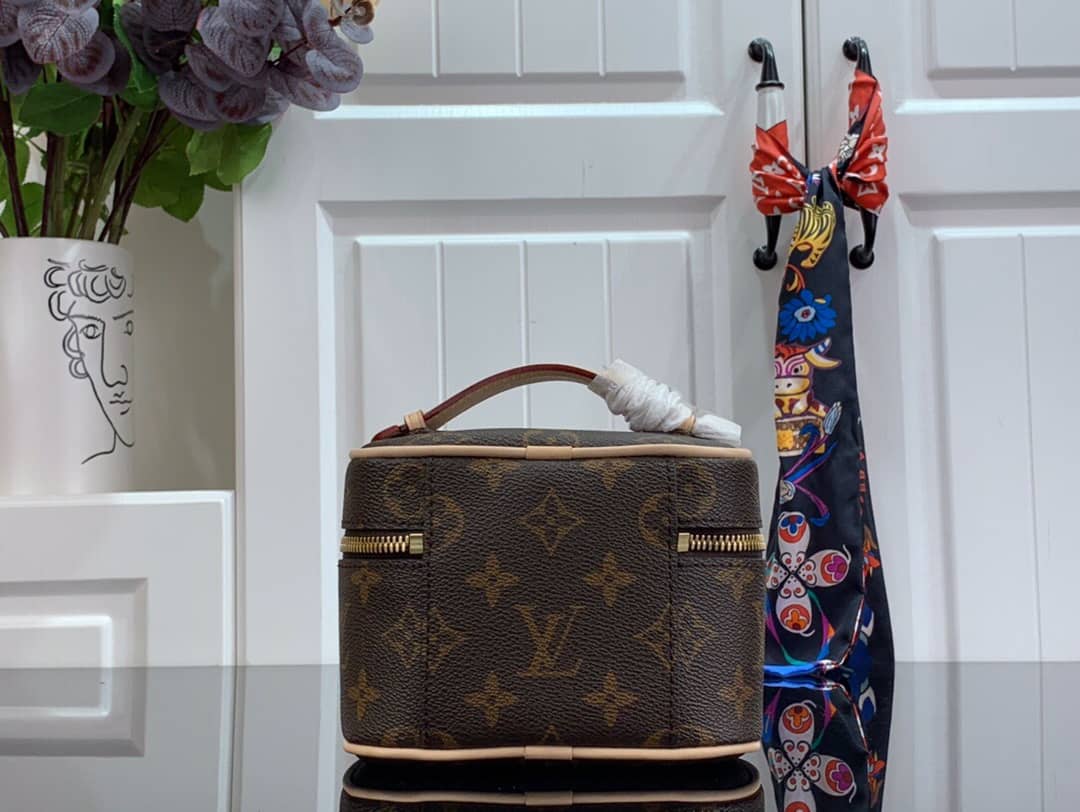 Louis Vuitton Mini Monogram Canvas Beauty Case Replica M44496