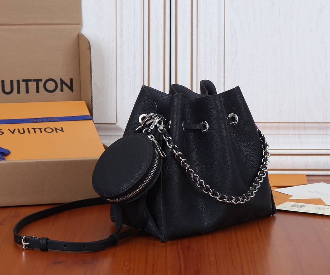 Louis Vuitton Bella Leather Replica Shoulder Bag Black M57070