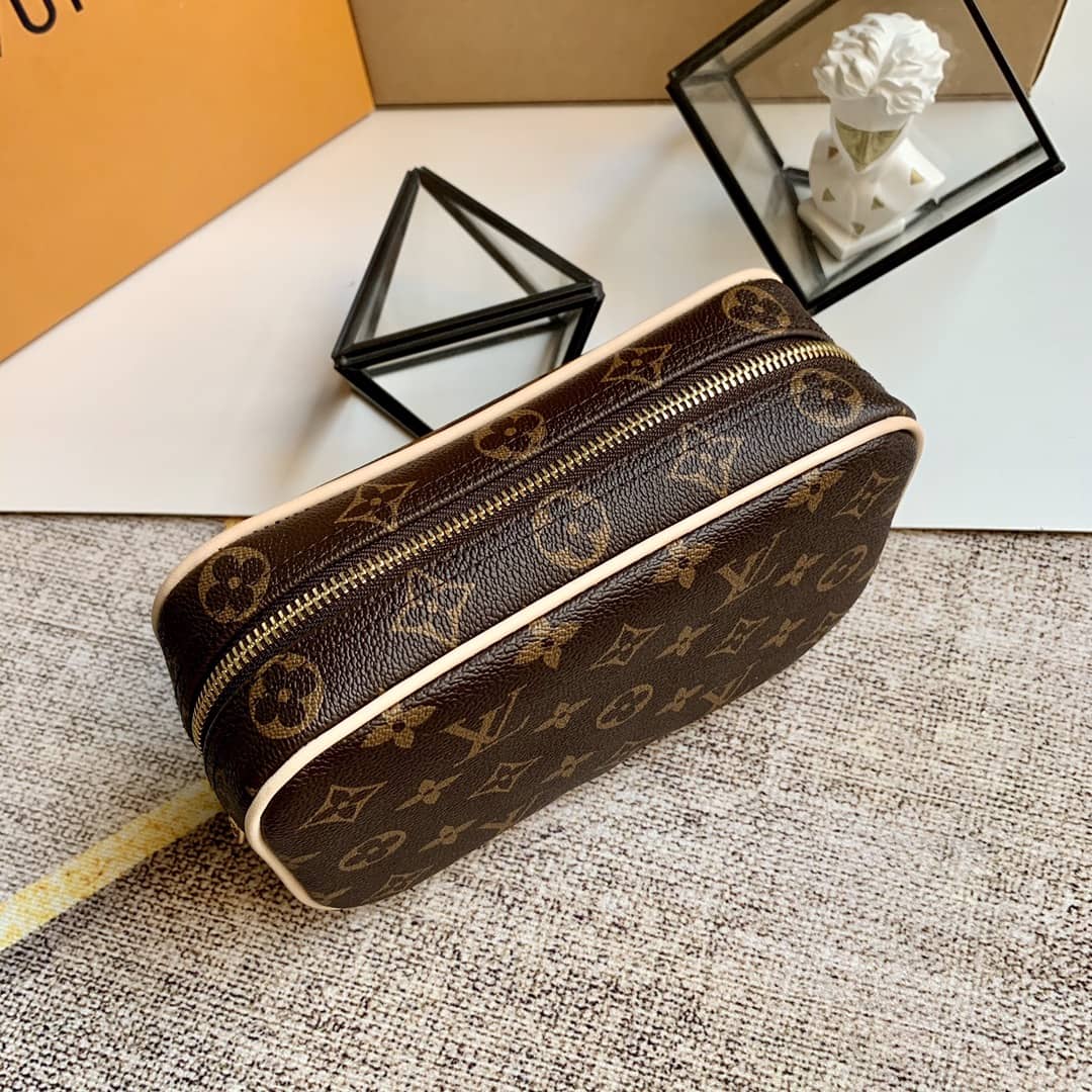 Louis Vuitton Monogram Trousse Toilette Clutch Replica M47522