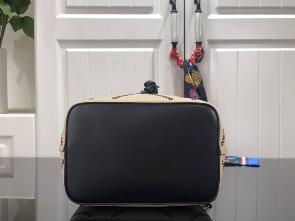 Louis Vuitton NeoNoe MM Cream M46023 Replica Bucket Bag