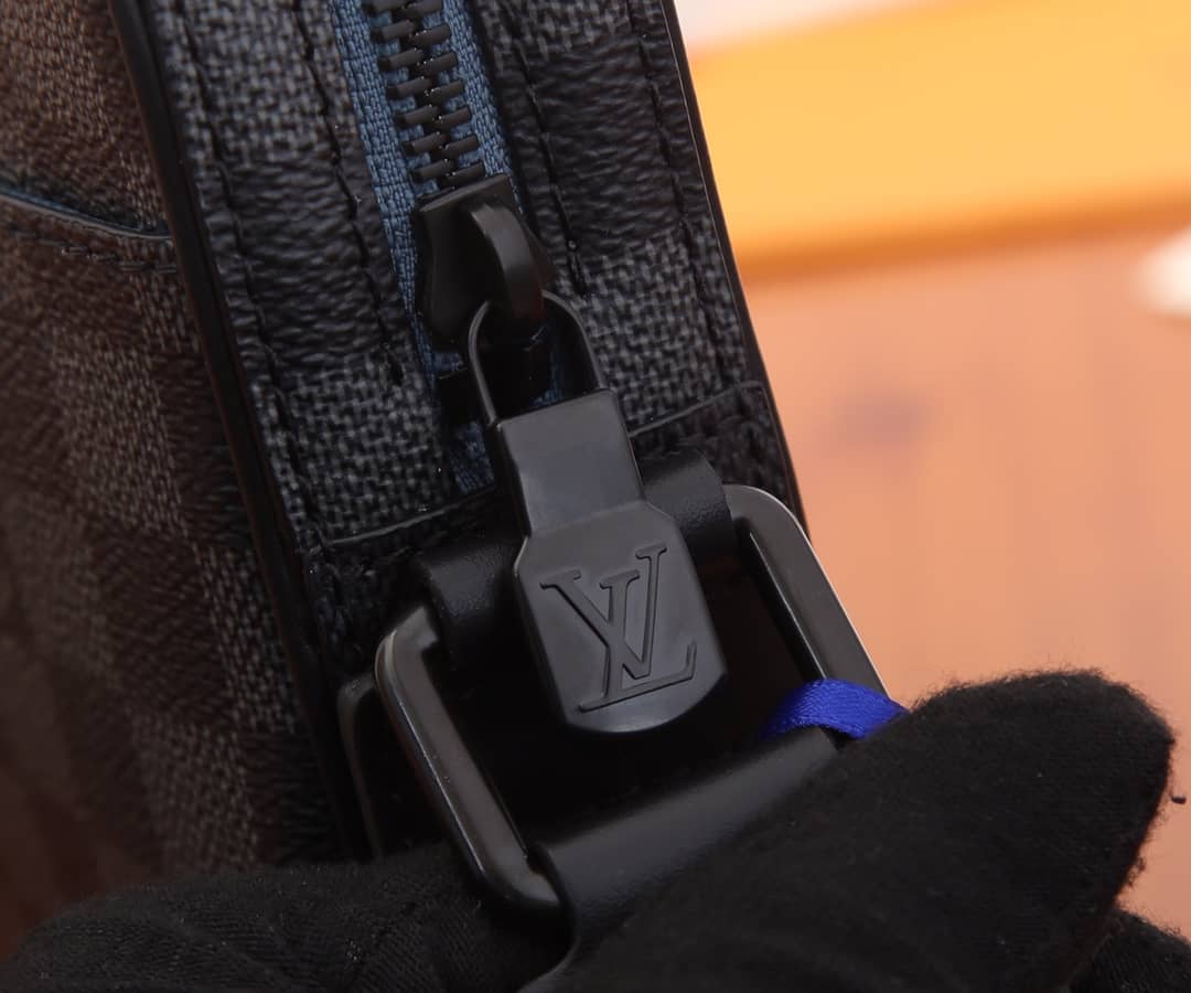 Louis Vuitton Damier Graphite Alpha Messenger Bag Replica N40188