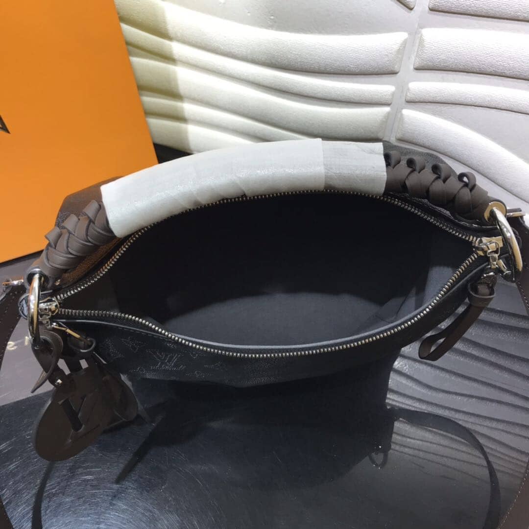 Louis Vuitton Beaubourg Hobo MM Mahina Leather Replica Black M56073