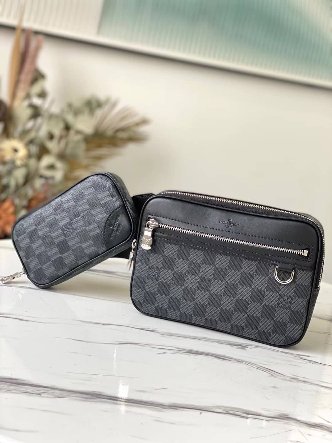 Louis Vuitton Scott Damier Graphite Canvas Messenger Bag Replica N50018