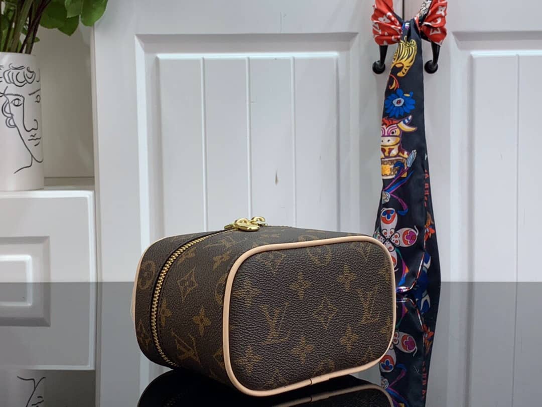 Louis Vuitton Mini Monogram Canvas Beauty Case Replica M44496