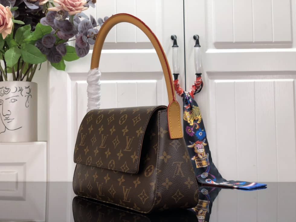Louis Vuitton Mini Looping Monogram M51147 Replica Shoulder Bag