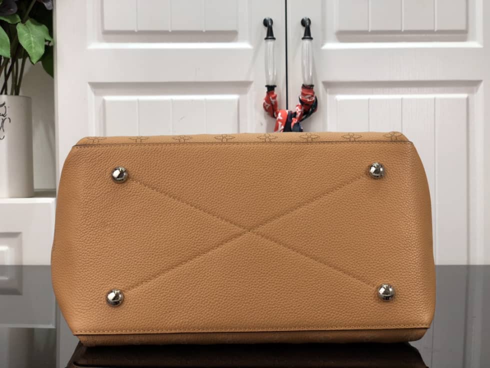 Louis Vuitton Mahina Beaubourg Hobo MM M56073 Replica Tote