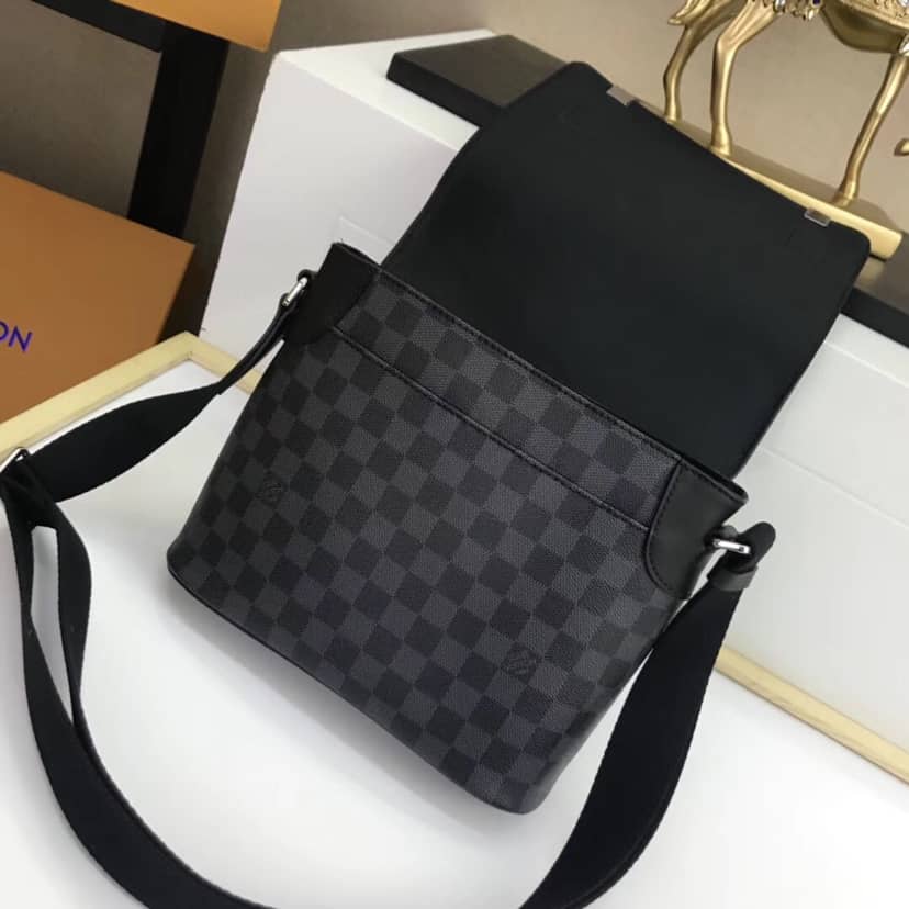 Louis Vuitton District PM Damier Graphite Canvas Messenger Bag Replica N41028