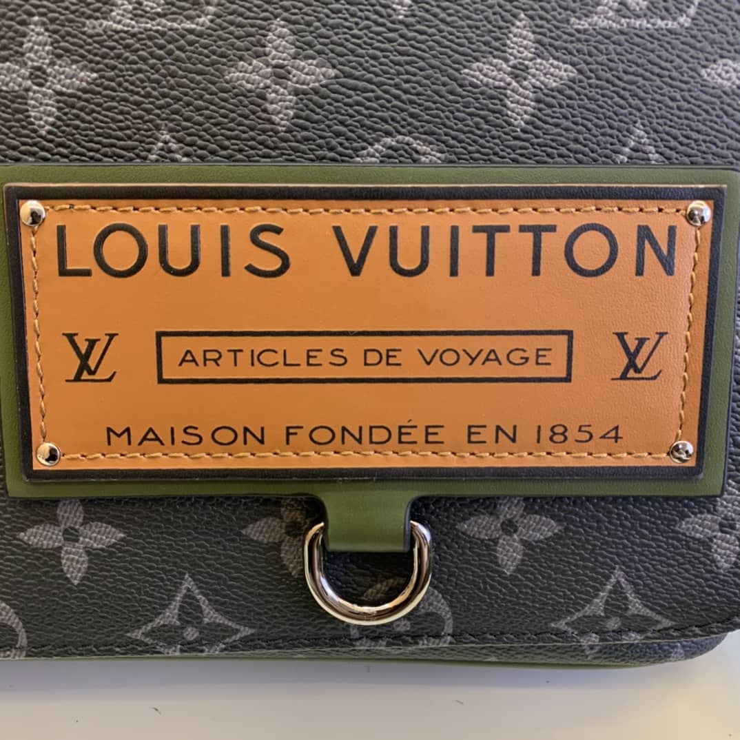Louis Vuitton District MM Monogram Eclipse Messenger Bag Replica M40239
