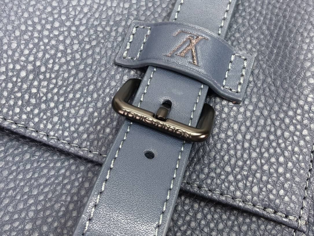 Louis Vuitton Flight Taurillon Leather Messenger Bag Replica M58493