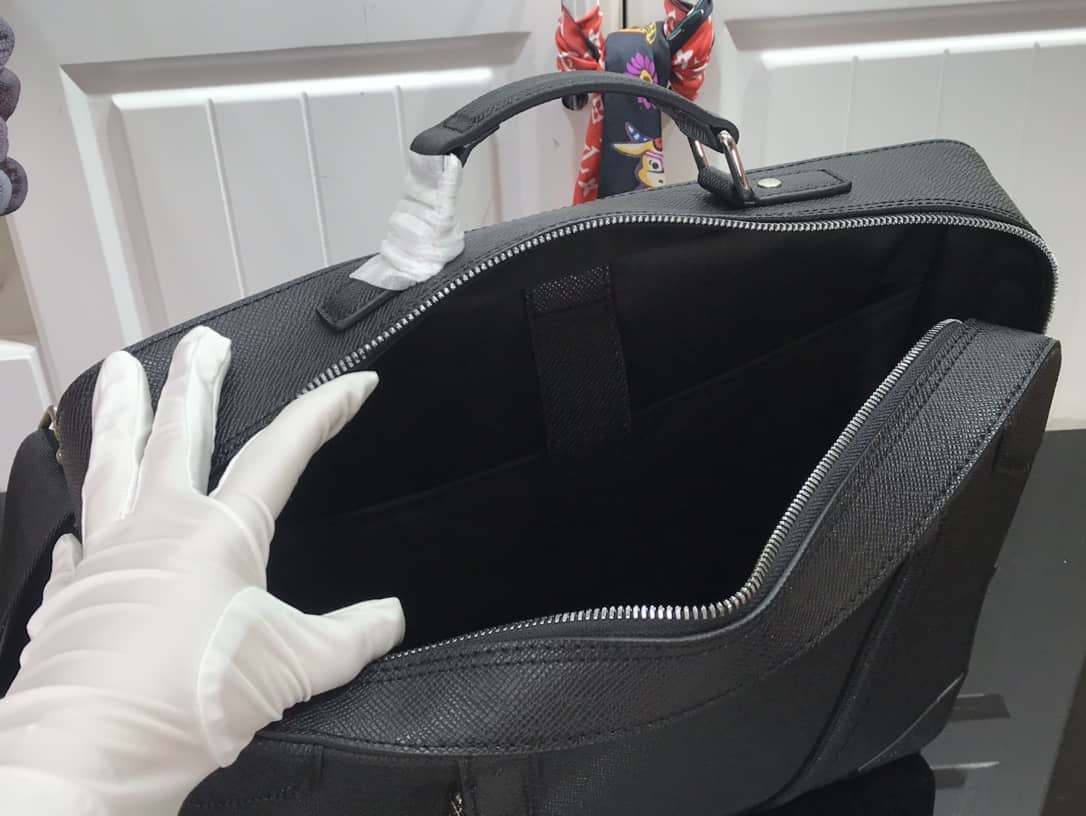 Louis Vuitton Briefcase Taiga Leather Black M30769 Replica
