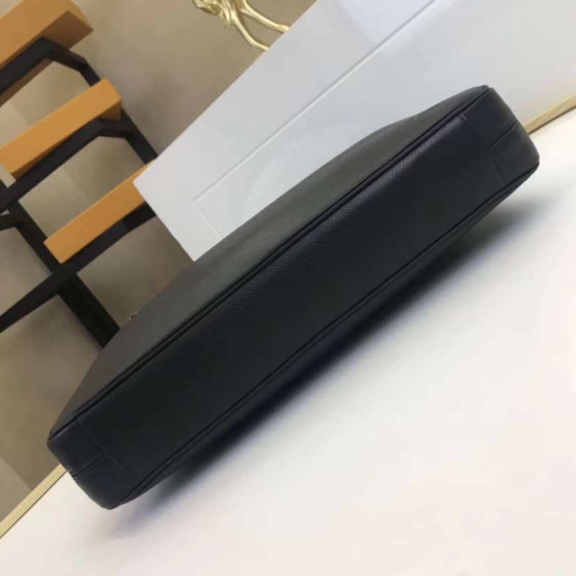 Louis Vuitton Taiga Porte Documents Business Replica M30643
