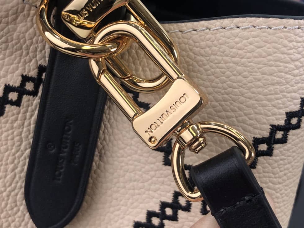 Louis Vuitton NeoNoe MM Cream M46023 Replica Bucket Bag