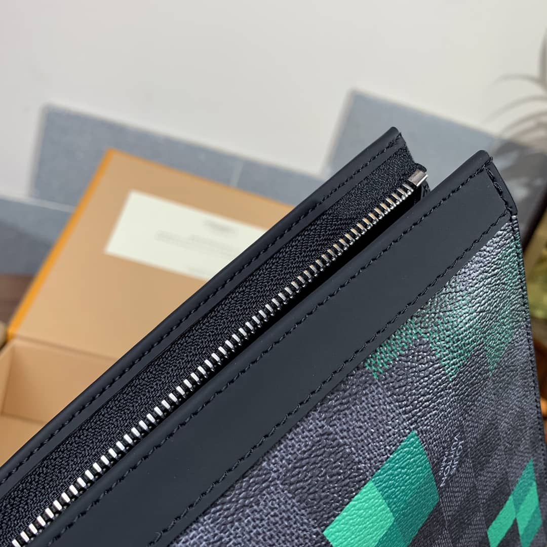 Louis Vuitton Pochette Voyage Leather Bag Replica N60176