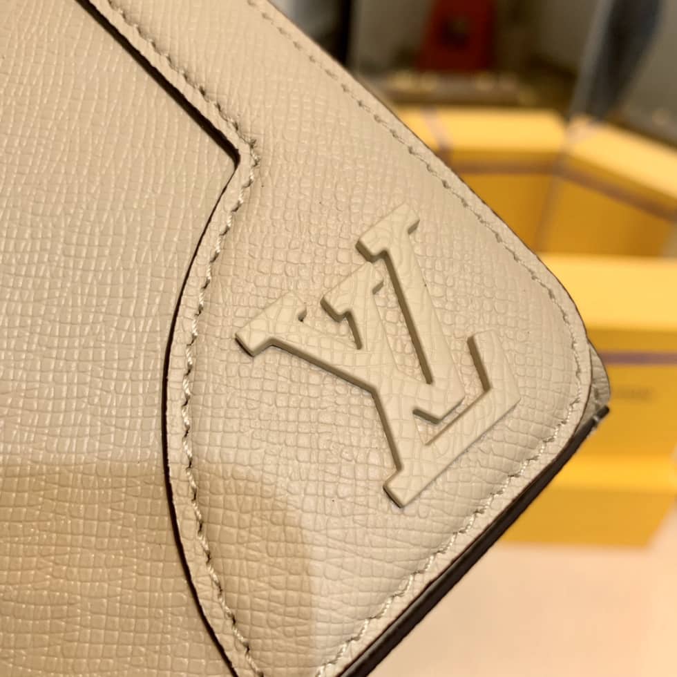 Louis Vuitton New Flap Taiga Noir M30807 Replica Messenger Bag