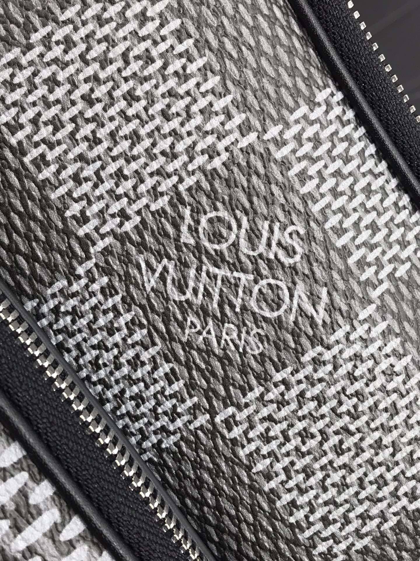 Louis Vuitton Damier Replica SlingBag N50012