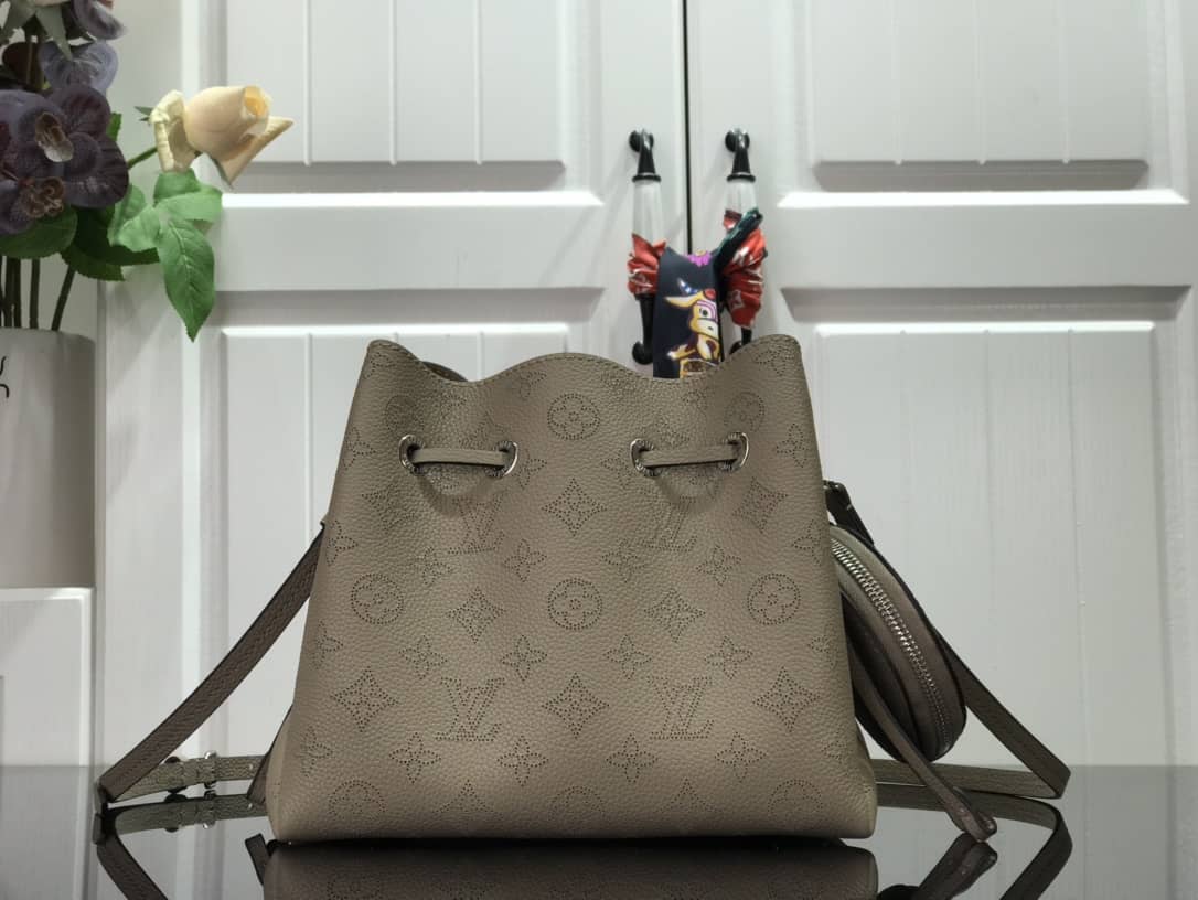 Louis Vuitton Bella Mahina Magnolia Leather Replica Bag M57068