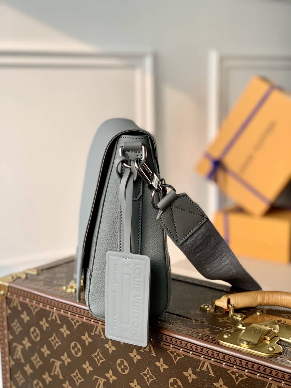 Louis Vuitton Aerogram Calfskin Gery M59327 Replica Messenger Bag