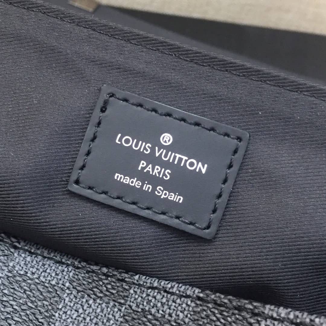 Louis Vuitton Damie Grafit Alps District PM Messenger Bag Replica N40040