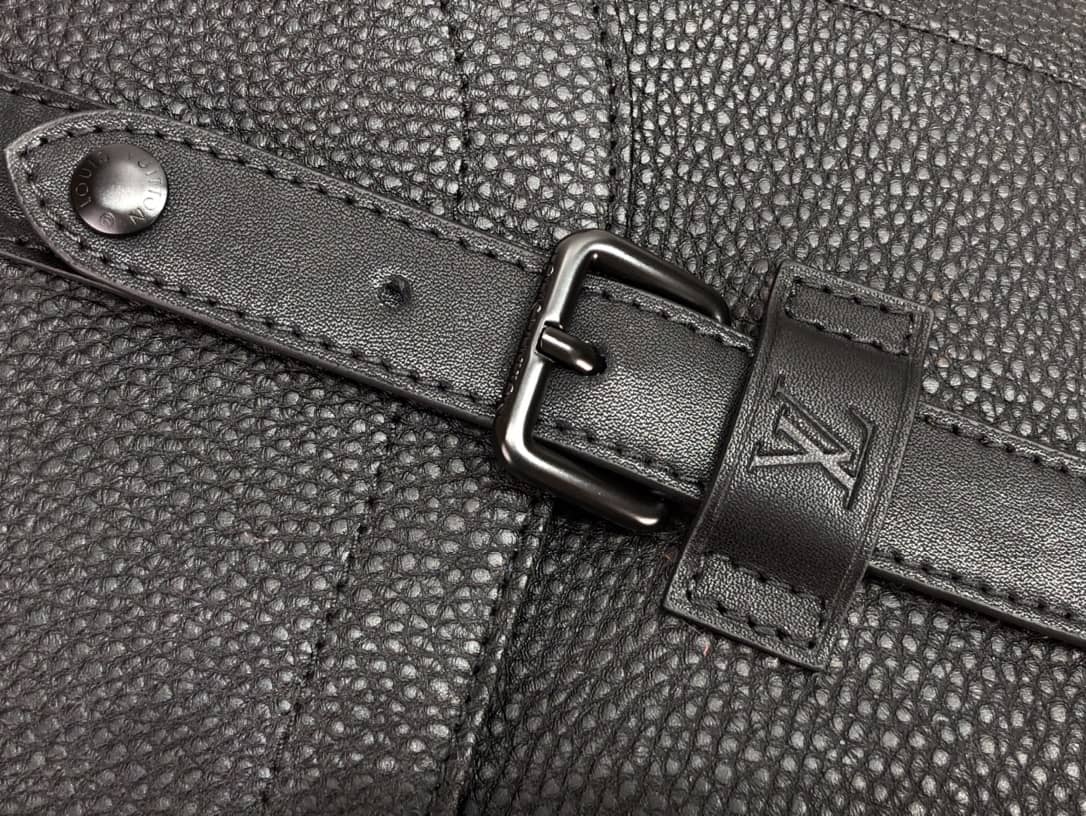 Louis Vuitton Trunk Taurillon Leather Messenger Bag Replica Black M58494