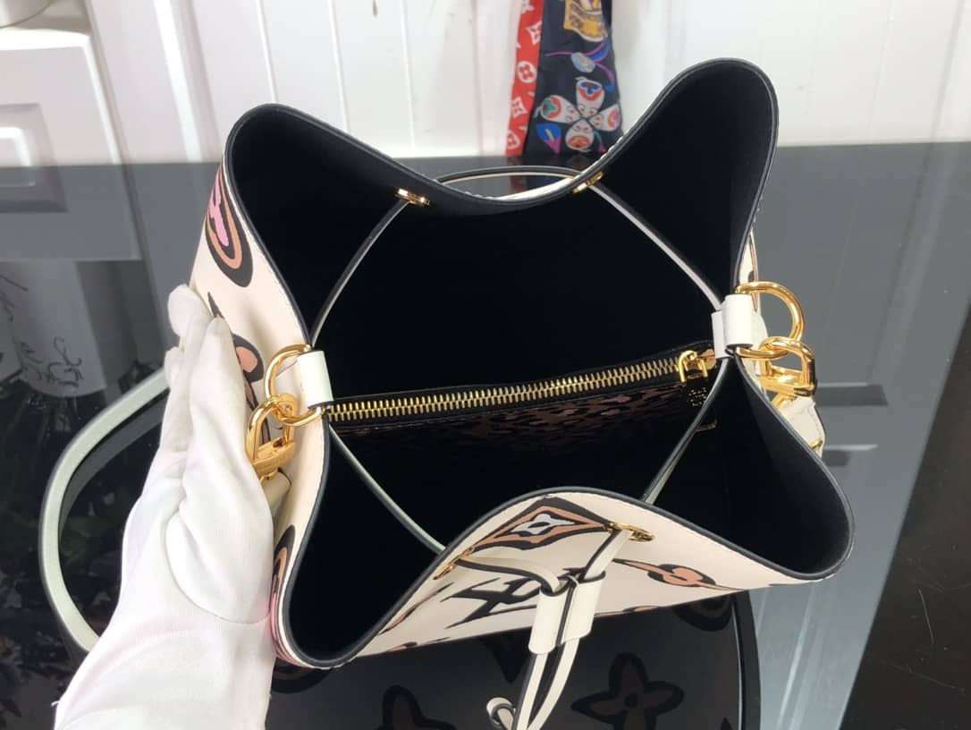 Louis Vuitton NéoNoé MM Replica Bucket Bag M45822
