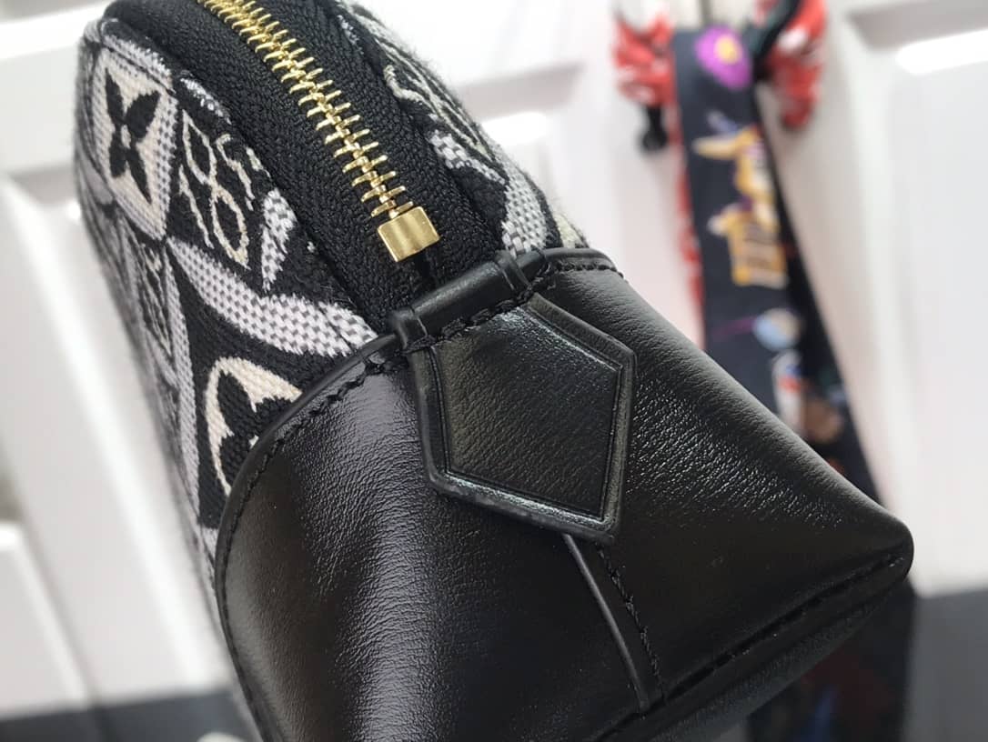 Louis Vuitton Monogram Cosmetic Bag Replica Black M69991