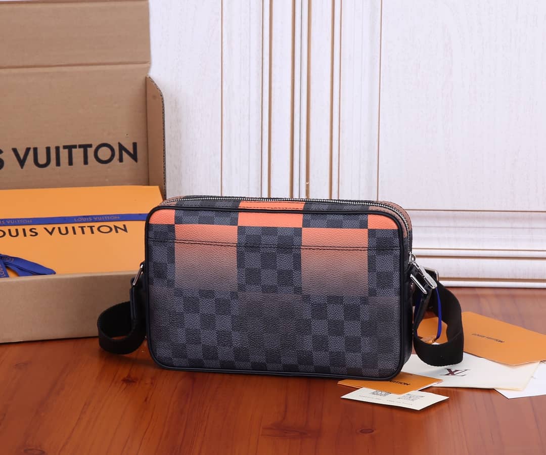 Louis Vuitton Damier Graphite Giant Messenger Bag Replica N40421