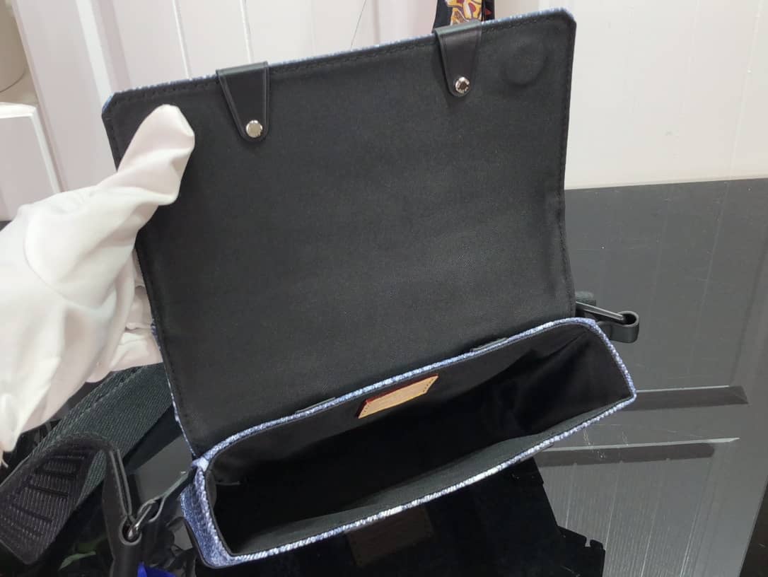 Louis Vuitton Damier Salt Canvas Replica Trunk Slingbag N50061