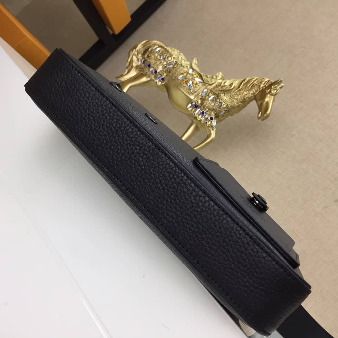 Louis Vuitton Alpha Taurillon Leather Messenger Bag Replica M52767