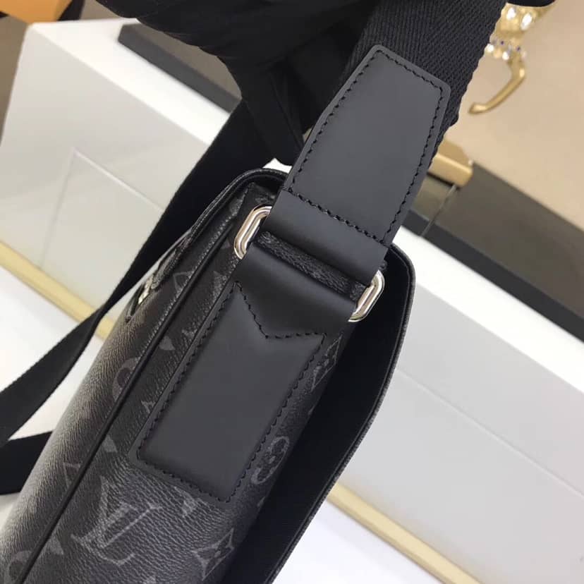 Louis Vuitton District MM Monogram Replica Messenger Bag M44001