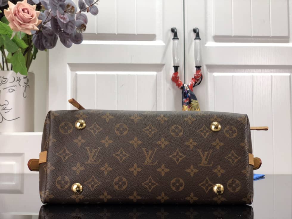 Louis Vuitton CarryAll PM M46203 Replica Shoulder Bag