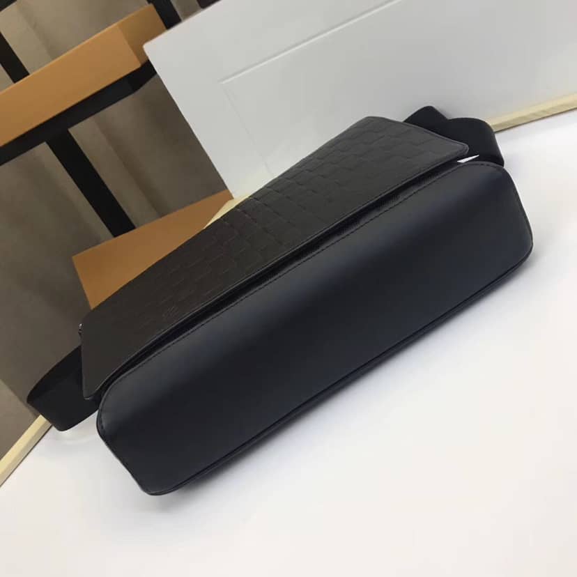 Louis Vuitton District PM Damier Infini Leather Shoulder Bag Replica N41038