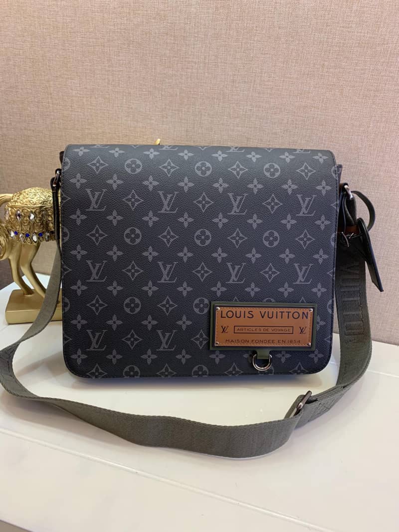 Louis Vuitton District MM Monogram Eclipse Messenger Bag Replica M40239