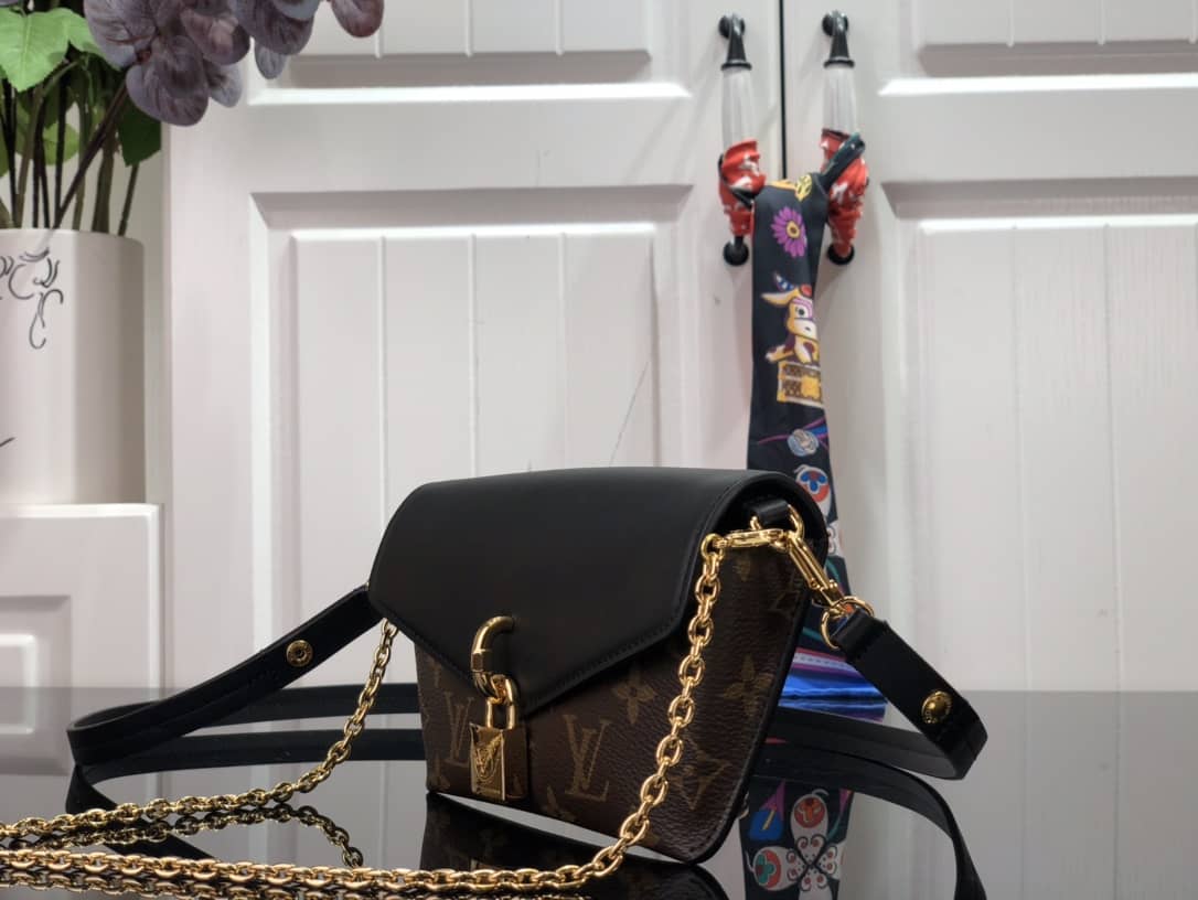 Louis Vuitton Padlock On Strap Monogram Replica Shoulder Bag Black M80559