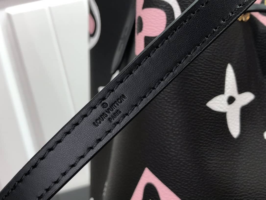 Louis Vuitton Neo Noe Monogram Giant PVC Canvas Replica Shoulder Bag M45821