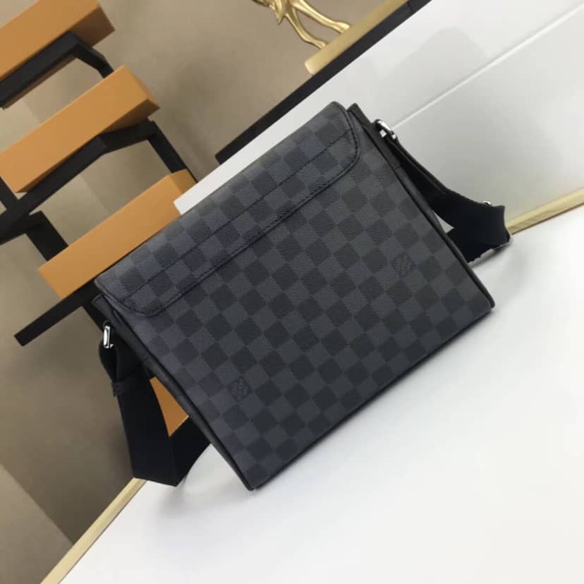 Louis Vuitton District PM Damier Graphite Canvas Messenger Bag Replica N41028
