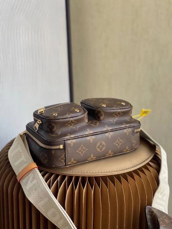 Best Replica Louis Vuitton Monogram Canvas Utility M80446 Replica Crossbody Bag(ColaReps)